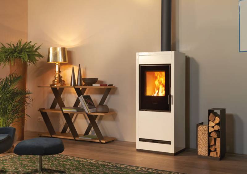 Poêle hybride Piazzetta Infinity Plus Line, gestion électronique programmable ICS, pilotage par Wi-Fi et application smartphone intégrée à Saint-Chamond