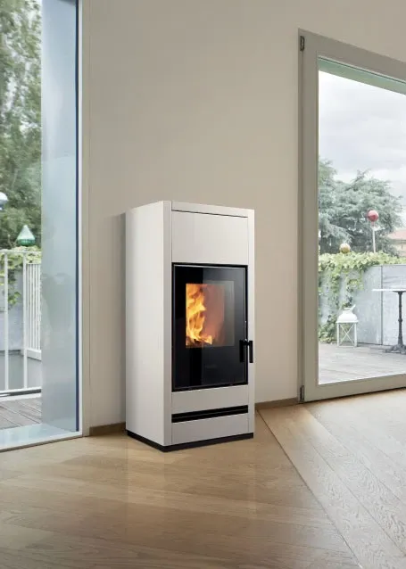 Poêle à bois Seguin E128A Trend Line, 11 kW, convection naturelle, plateau céramique, disponible avec Multifuoco® System Plus performant à Saint Chamond