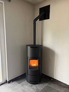 Installation d'un poêle à granulés Piazzetta P122T à Saint-chamond